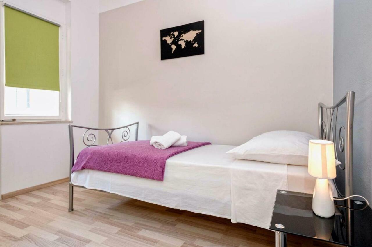 Apartment Maja Спліт Екстер'єр фото